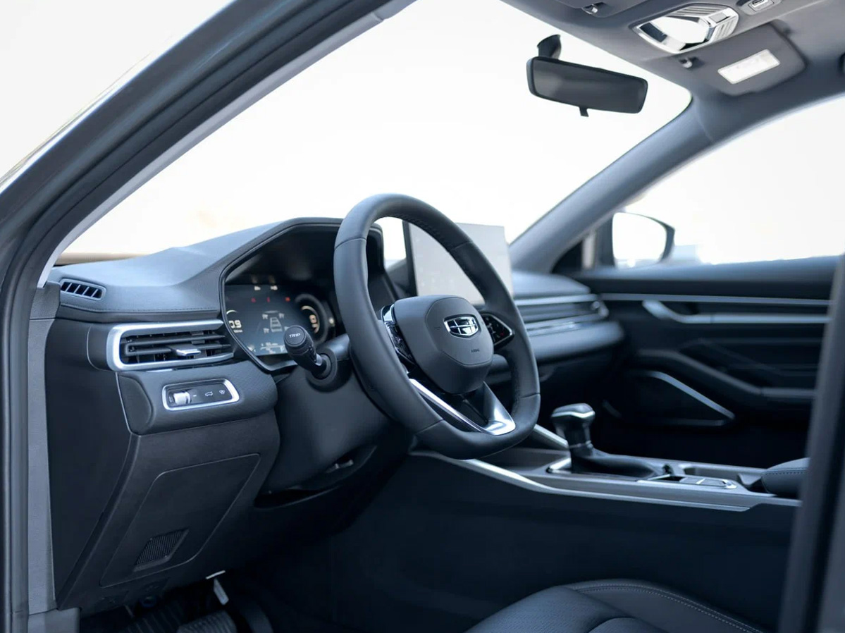 Picture Geely Emgrand 2025 