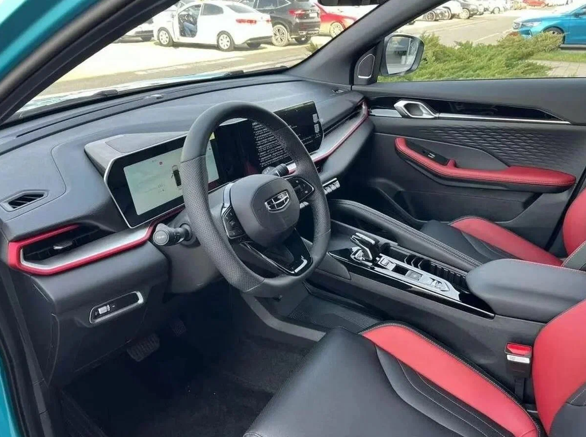 Picture Geely Coolray 2025 